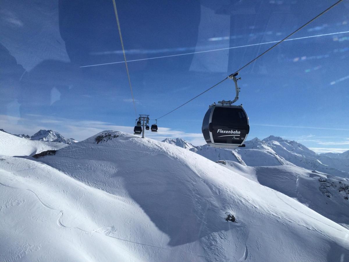 Haus Aperies Apartment Pettneu am Arlberg Luaran gambar