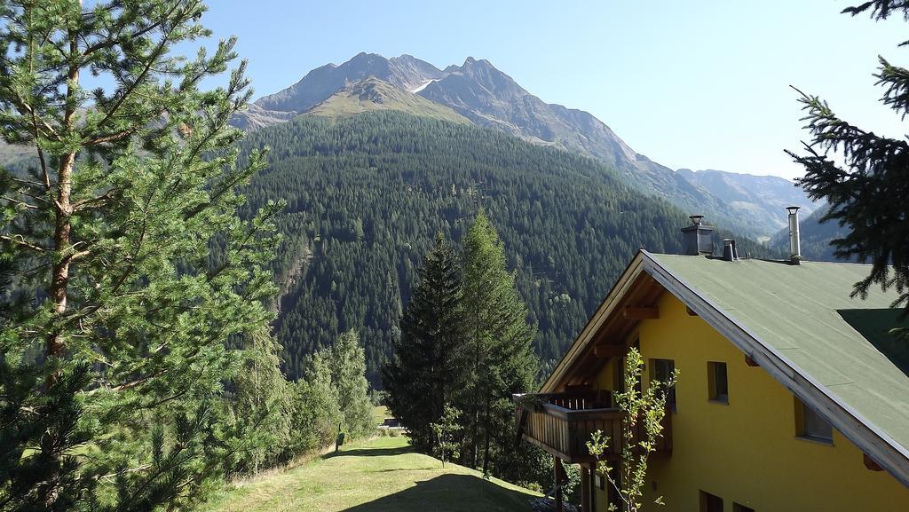 Haus Aperies Apartment Pettneu am Arlberg Luaran gambar
