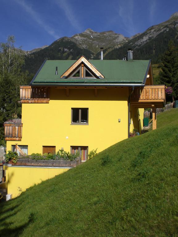 Haus Aperies Apartment Pettneu am Arlberg Luaran gambar