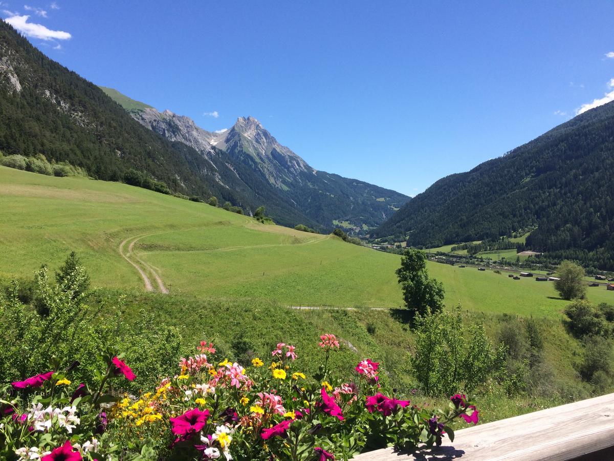 Haus Aperies Apartment Pettneu am Arlberg Luaran gambar